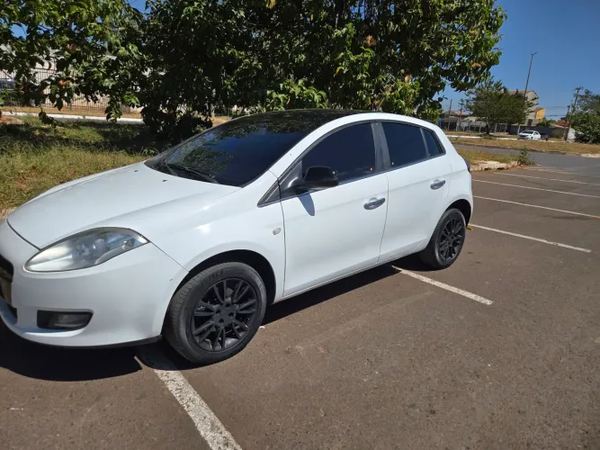 Fiat Bravo Essence Dualogic 1.8 Flex 16V 5P 2013