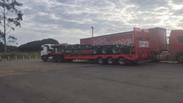 Carreta prancha saindo de Paracatu x Uberaba MG