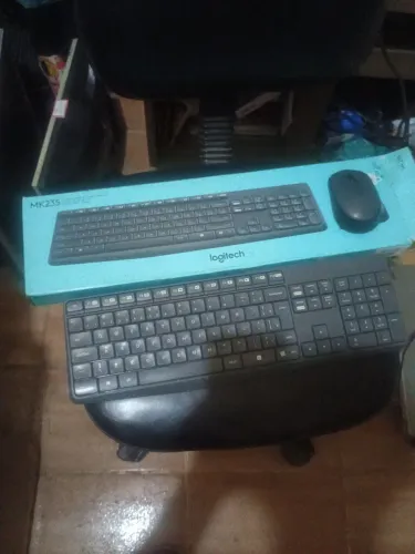 Teclado e mouse Logitech valor R$50,00 reais 