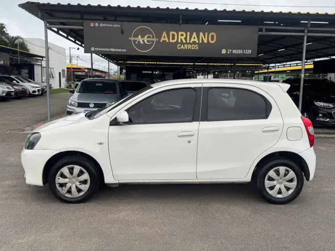 Toyota Etios X 1.3 Flex 16V 5P Mec. 2016