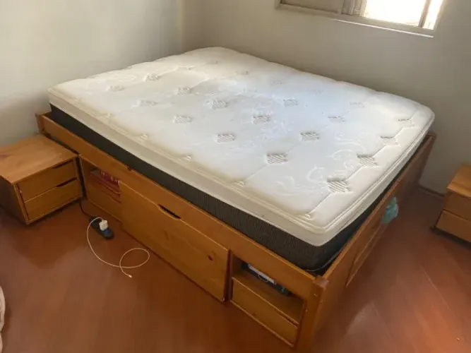 Cama queen c/ colchão King Star
