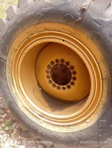 Roda carregadeira 924H