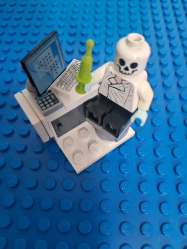 Lego decoração medico morto