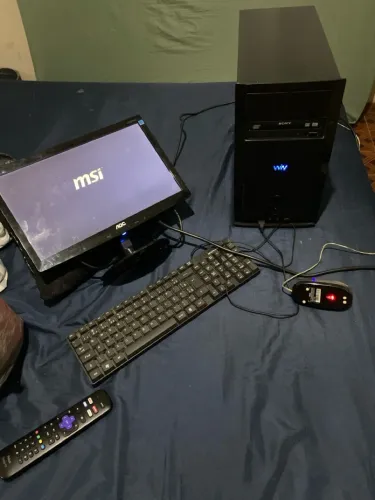 Vendo um computador e monitor