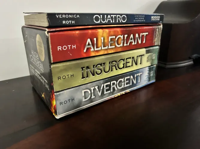 Coleção Divergente, Verônica Roth: Box em inglês e Quatro