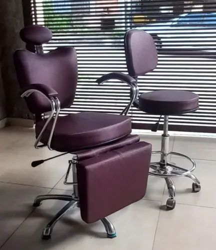Vende-se 02 cadeiras seminovas,pra salão de beleza