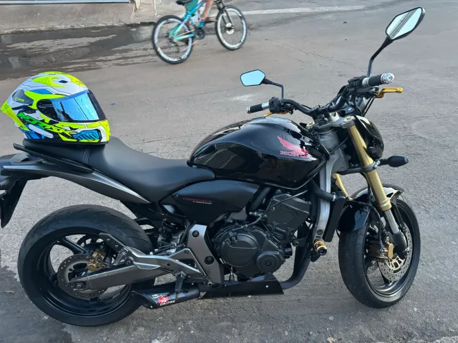 Hornet cb600f preta inteirona