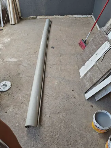 Caia de água para beiral de casa
