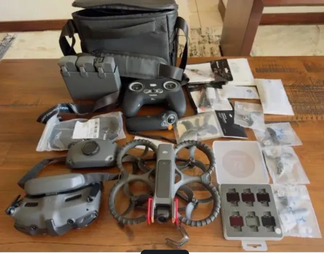 DJI Avata 2 Combo Fly More + Goggles 3 + FPV Remote Controller 3 NOVÍSSIMO E SEM DETALHES!