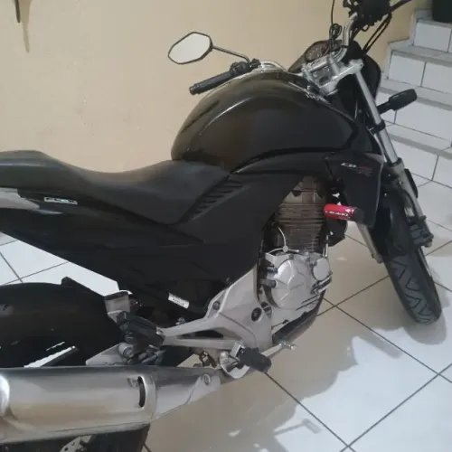 CB 300r - bem cuidada e conservada