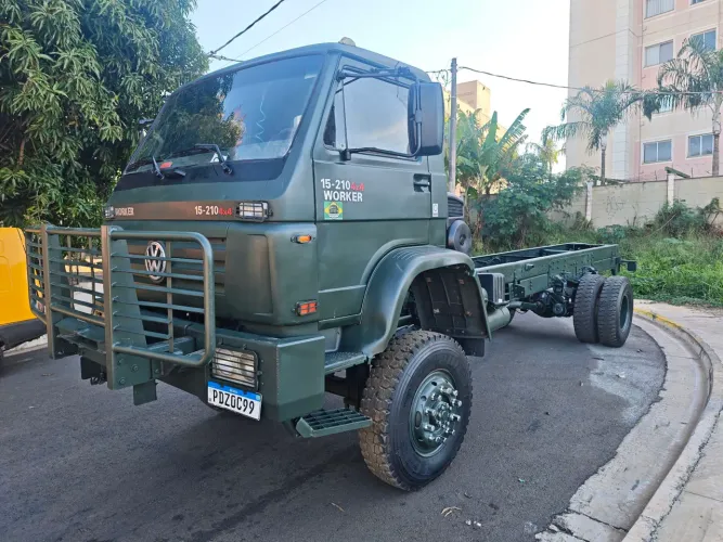 Vw Worker 15 210 4x4 ano 2014