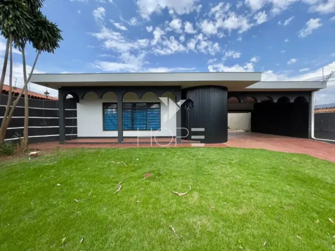 Casa Térra para Locação 295m² 4 Quartos (1 Suíte) Jardim Shangri-lá Londrina/P