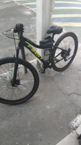 Bicicleta aro 29 praticamente zerada 
