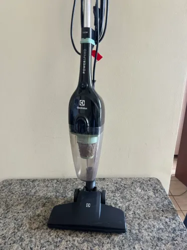 Aspirador de pó vertical 2 em 1 powerspeed stk12 1100w electrolux