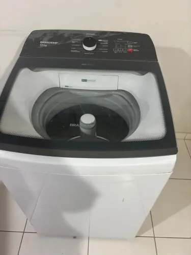 Vende-se máquina uma máquina BRASTEMP em perfeito estado.