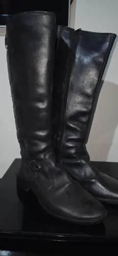 Bota couro Cano alto 