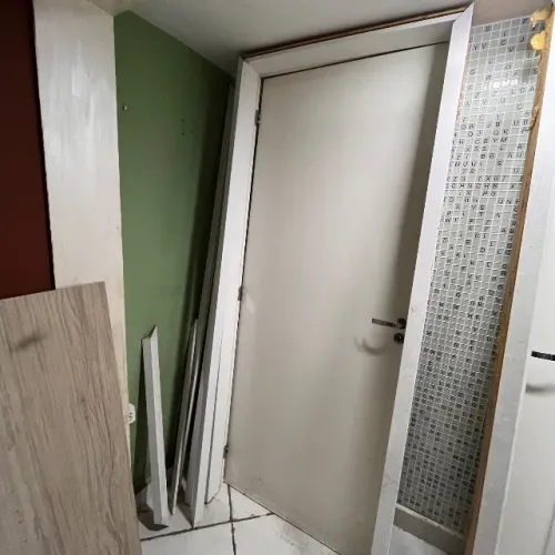 Porta Pormade Branca 82x210cm Usada - Completa com Fechadura Pado