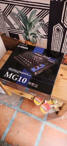 Mesa de som Yamaha MG10
