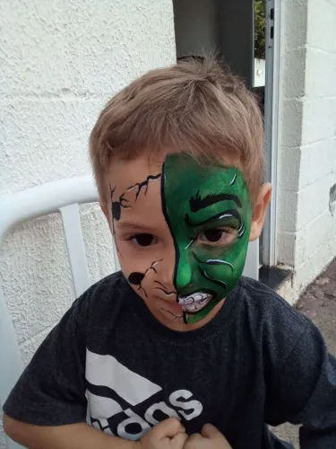 Pintura facial infantil e oficina de slime