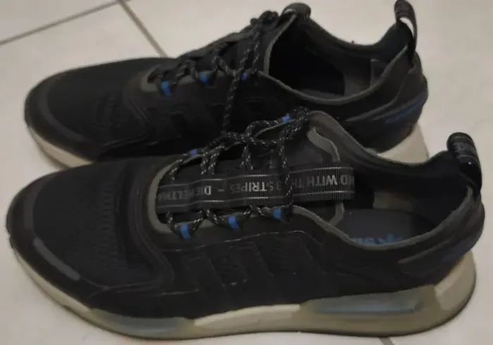 Vendo tênis Adidas NMD_V3