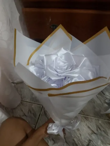 Dia dos namorados, buquê de cetim
