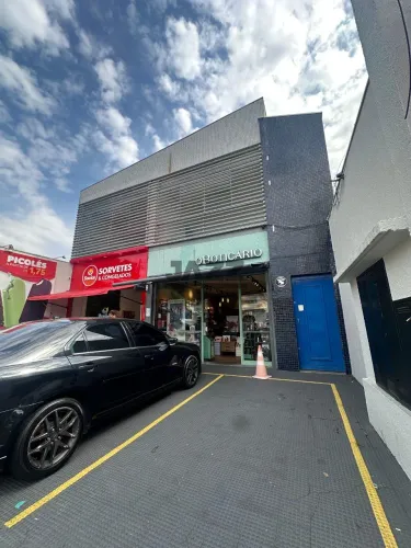 Ponto Comercial 377m² com 2 Lojas Locadas e 4 Salas na Avenida Andrômeda - SJC