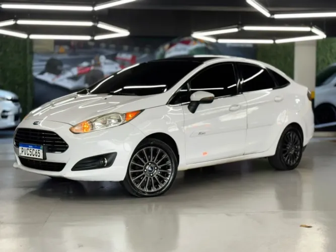 Ford Fiesta Sedan Titanium 1.6 Powershift 2015