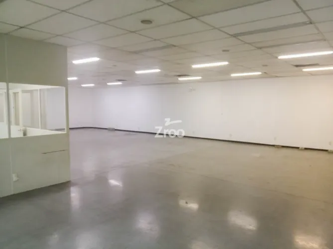 Sala comercial com 220 m² no bairro Belchior em Blumenau/SC