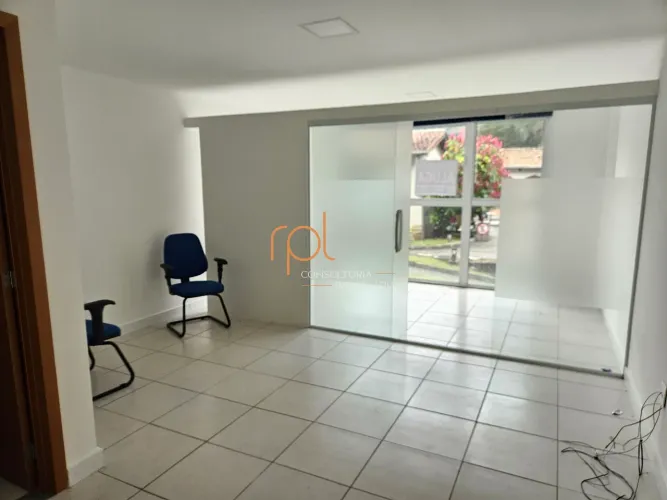Sala comercial para alugar no bairro Quarteirão Brasileiro - Petrópolis/RJ