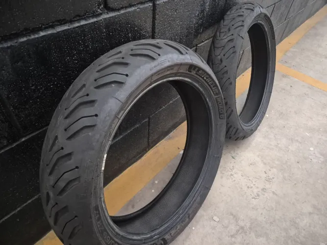 Par Pneu Michelin Road 6 160/60r17 e 120/70r17 seminovo