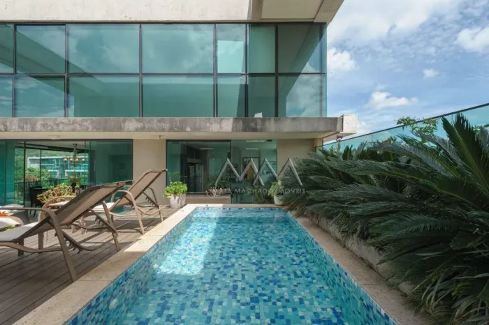 Cobertura à venda no Vale dos Cristais | 380 m² - 3 Suítes.