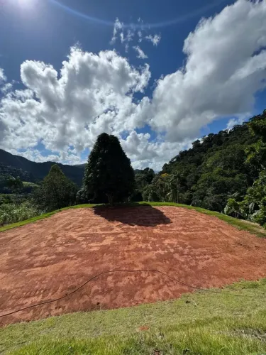 Excelente área a poucos passos do asfalto, com acesso totalmente calçado em Santa Teresa,