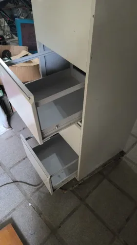 ARQUIVO EM AÇO 4 GAVETAS GRANDES