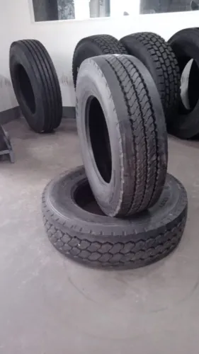 Pneus novos 215/75 r17.5 e 235/75 r 17.5