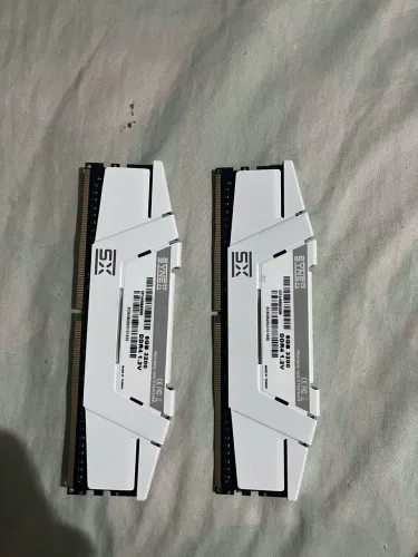 Memórias 2x8 16GB (DDR4)