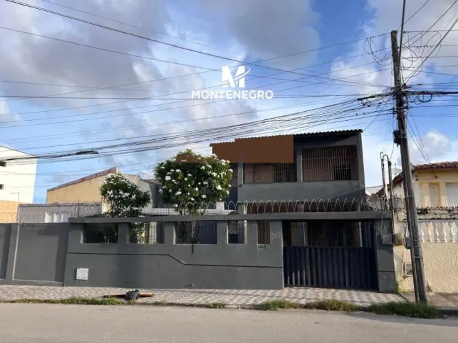 Casa Duplex à Venda com 4 quartos na Parquelândia - Fortaleza - CE