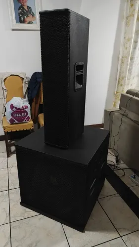 Caixa Slim ativa 2800watts semi-nova modeo Taigar