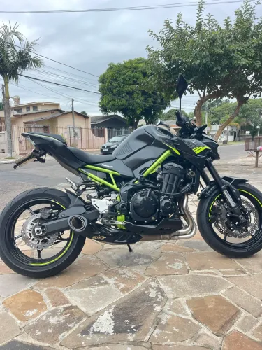 KAWASAKI Z900