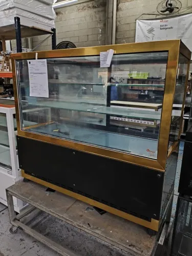 Vitrine refrigerada 1,40 x 0,70 Omega 220volts, (Nova sem uso)