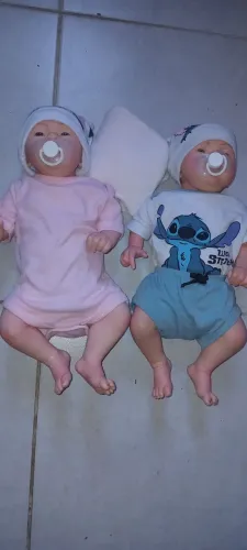 Bebe riborne gemeos