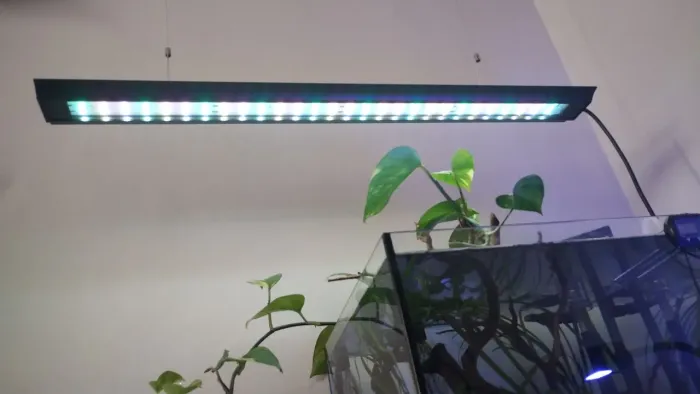 Luminária para aquário plantado