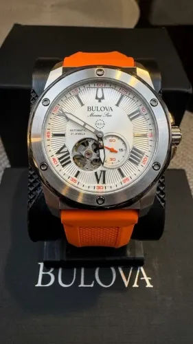 Bulova automático novo sem uso na caixa