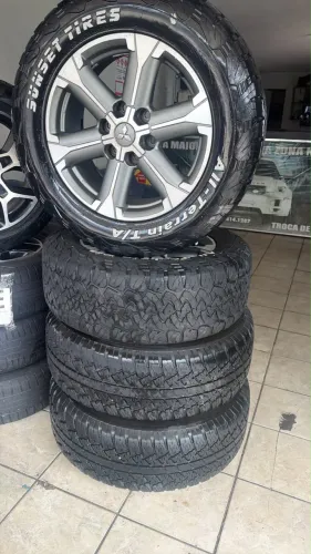 2 pneu Maxtrek P275/65 Aro 18