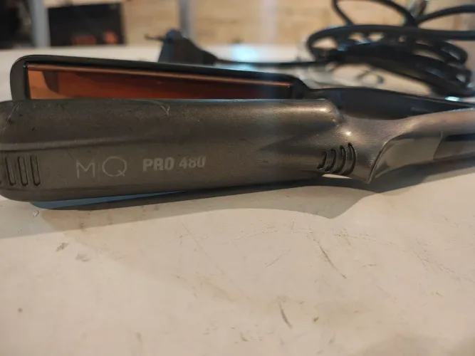 Prancha/Chapinha MQ Pro 480 Titanium (Com Defeito / Para Conserto ou Peças)