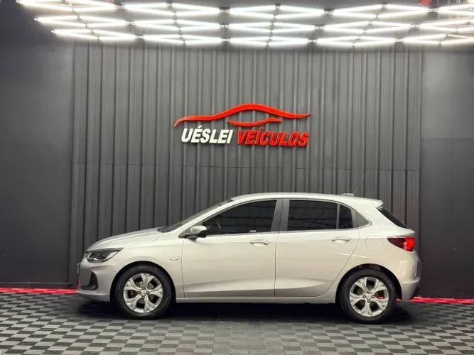 Chevrolet Onix Hatch Premier 1.0 12V TB Flex Aut. 4P 2021