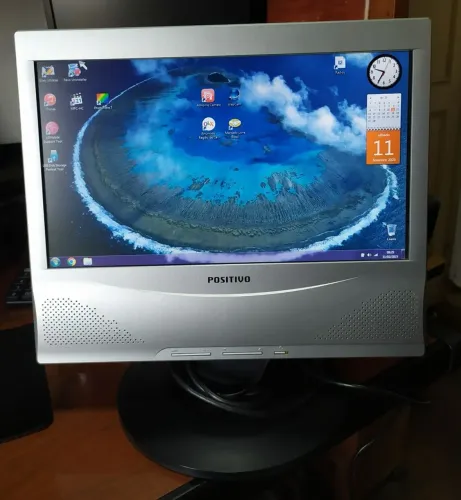 Monitor Lcd 15.6" Positivo C/ Auto Falantes - Ótimo Estado<br>