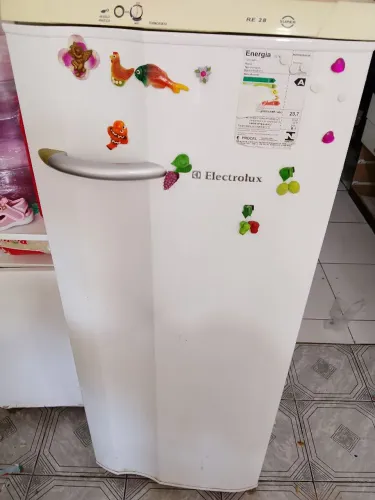 Geladeira Eletrolux funcionando perfeitamente