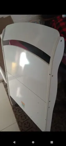 Berço + nichos + dossel para mosquiteiro