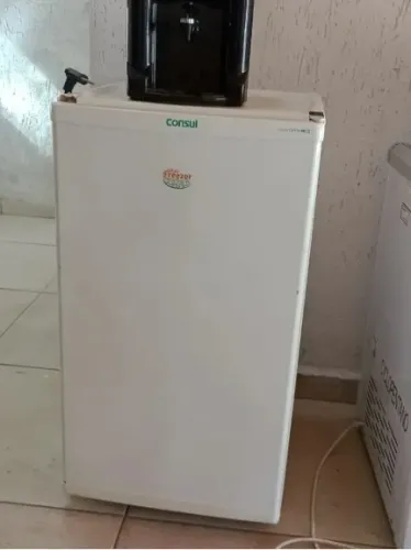 Geladeira Consul Mini Frigobar Compacto Refrigerador Pequeno