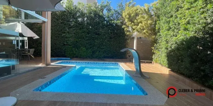 Sobrado com 3 dormitórios à venda, 280 m² por R$ 1.750.000,00 - Condomínio Villa do Bosque
